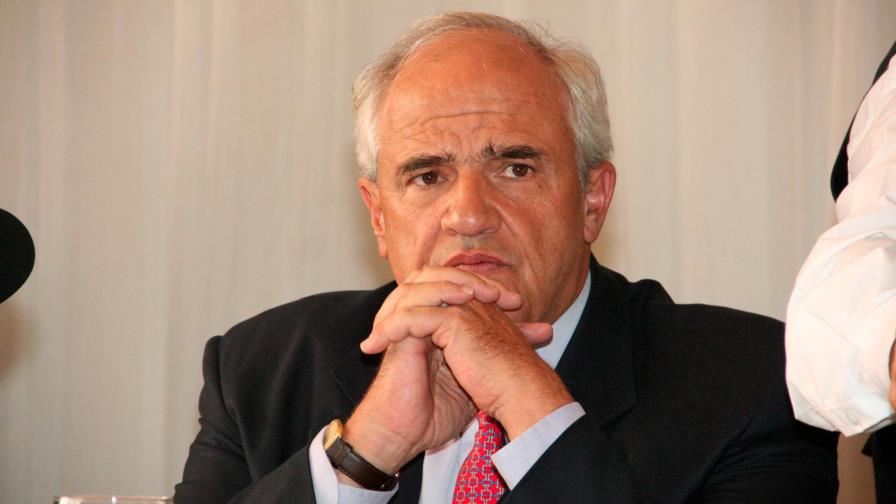 Expresidente de Colombia pide al TSE dominicano aceptar solicitud de Leonel