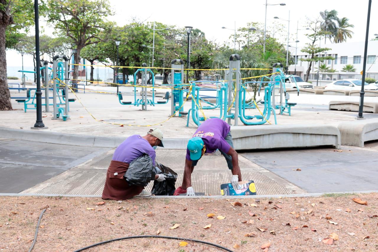 Los sancionados desarrollaron la jornada de limpieza bajo la supervisión de un representante del Ministerio Público y dos días de detención en el destacamento del C-2.