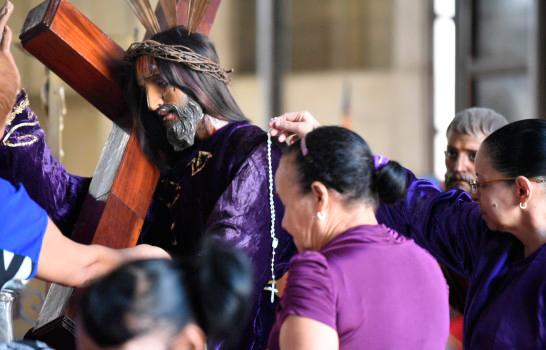 No habrá viacrucis, peregrinaciones, lavatorio de pies para evitar la aglomeración de personas.