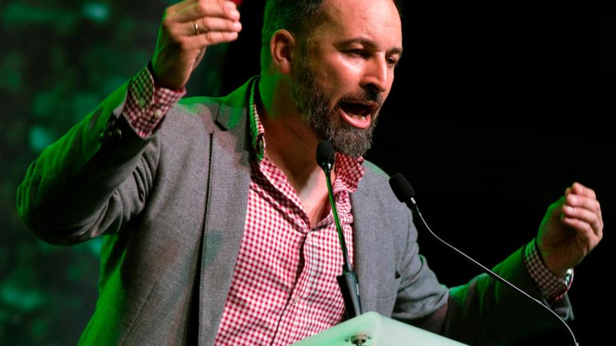 Piden investigar a ultraderechista Vox por un delito de odio contra migrantes