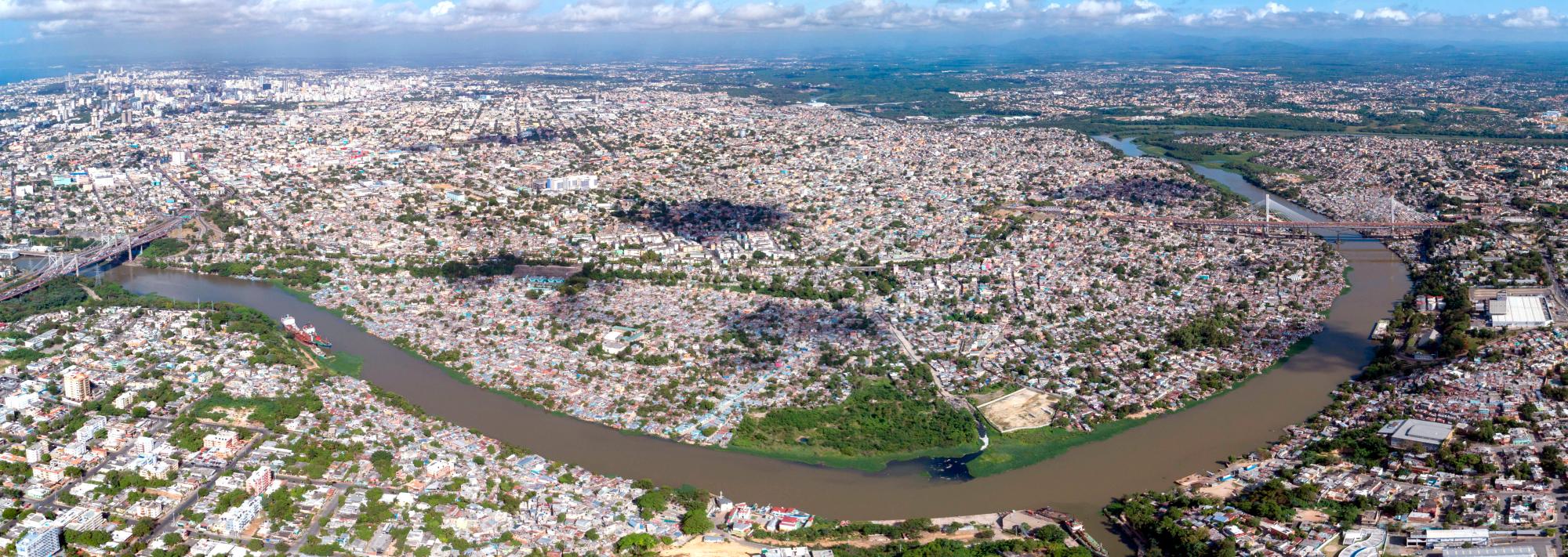 Un total de 42,816 personas viven en los barrios Los Guandules y la Ciénaga, según URBE.