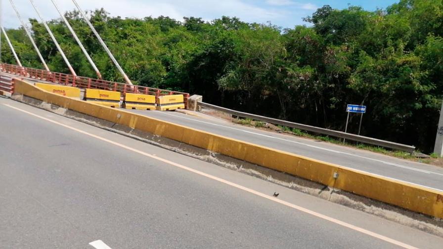 Obras Públicas establece ruta de desvío por reparación del puente Mauricio Báez 