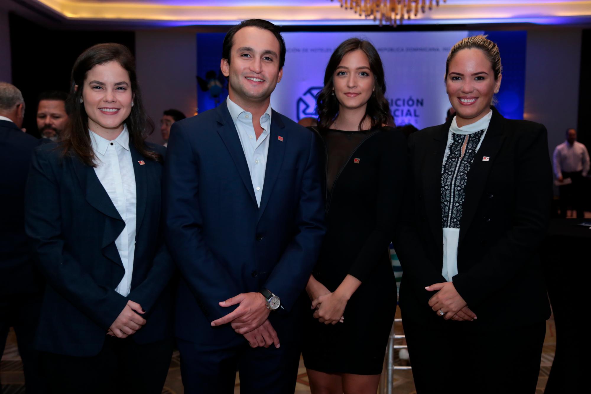 Sara Peña, Esteban Peña, Amber Isa y Laura Cabrera