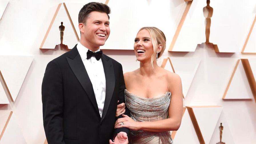 Scarlett Johansson se casa con el cómico Colin Jost en una íntima ceremonia