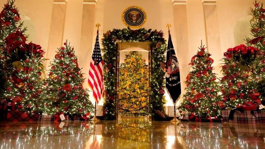 Melania Trump presenta la decoración navideña de la Casa Blanca tras polémica