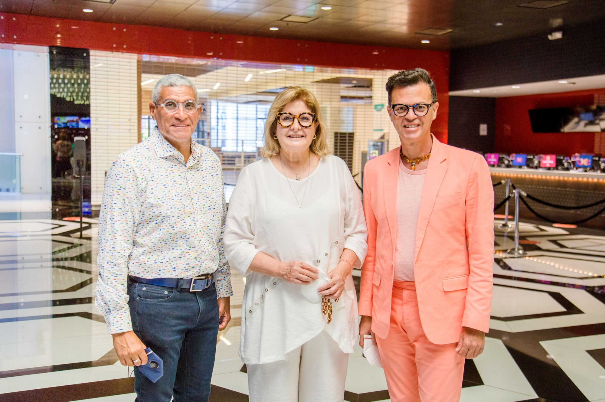 Fidel López, Mirka Morales y Sócrates McKinney.