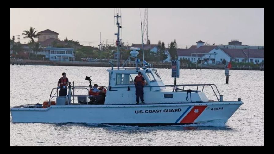 Arrestan a 11 inmigrantes que llegaron en una embarcación a Florida Arrestan a 11 inmigrantes que llegaron en una embarcación a Florida