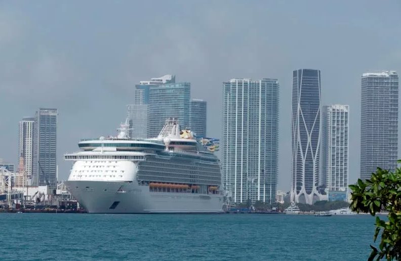 Corte de apelaciones da la razón a Florida y levanta restricciones a crucero