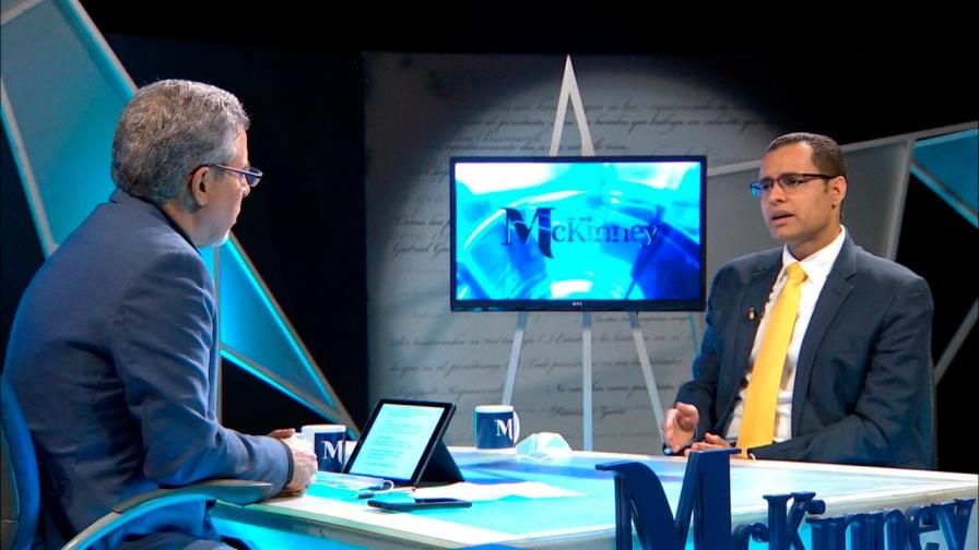 Ministro Economía afirma que el país todavía aguanta más deuda Ministro Economía afirma que el país todavía aguanta más deuda