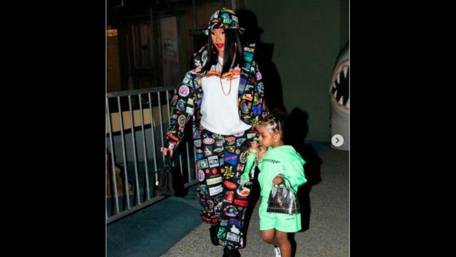 Cardi B, Offset y Kulture pasean felices por el acuario