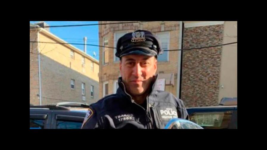 Detienen a una mujer acusada de atropellar y matar a un policía de Nueva York