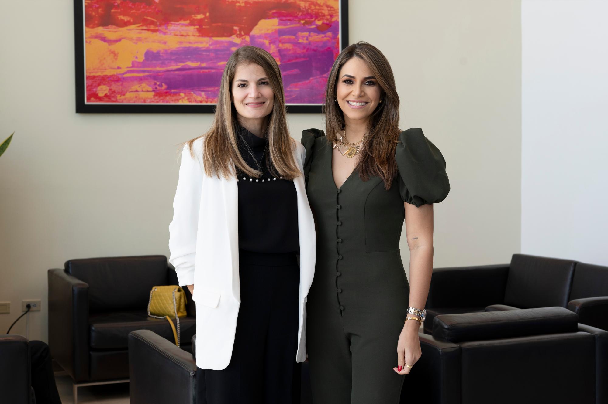 Ana Viñas y Pamela Sued.