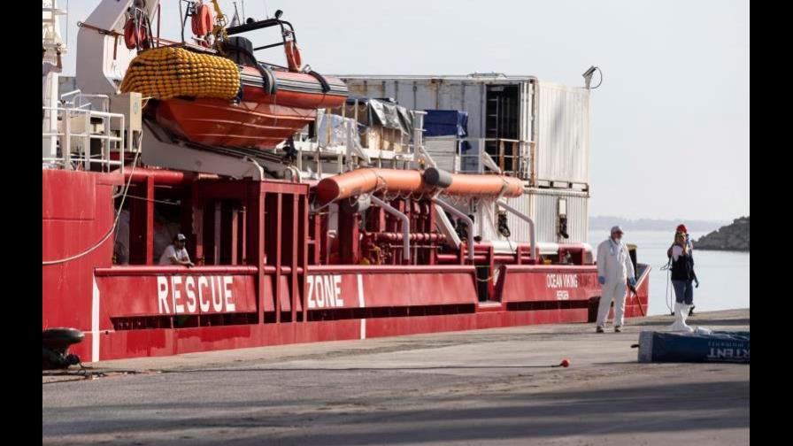 Los barcos Sea Watch 3 y Ocean Viking asisten a 400 migrantes en el mar