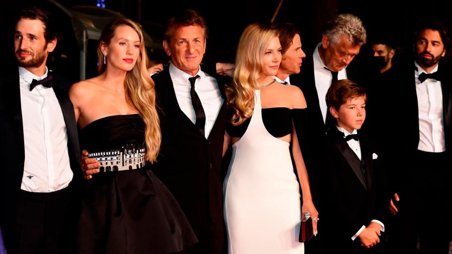 Sean Penn y su hija Dylan, coordinación en blanco y negro en Cannes