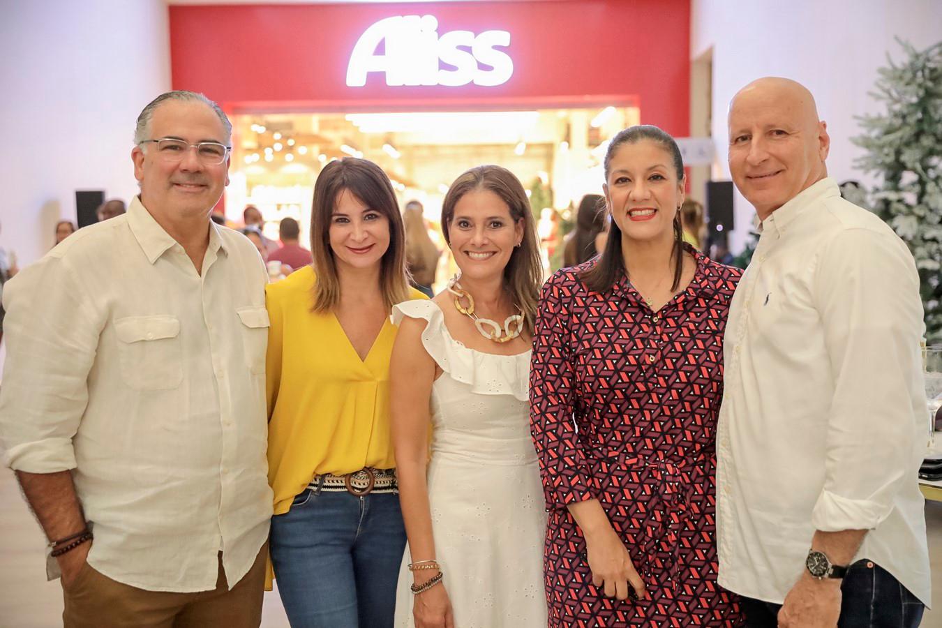 Sebastián Bonnelly, María Eugenia Morales, Doris Wienk, Maite Carretero y José Esteban.