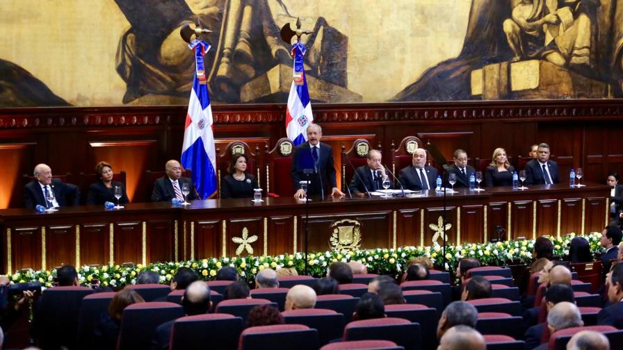 El IDSS desaparecerá; Medina enviará proyecto de ley al Congreso para disolverlo