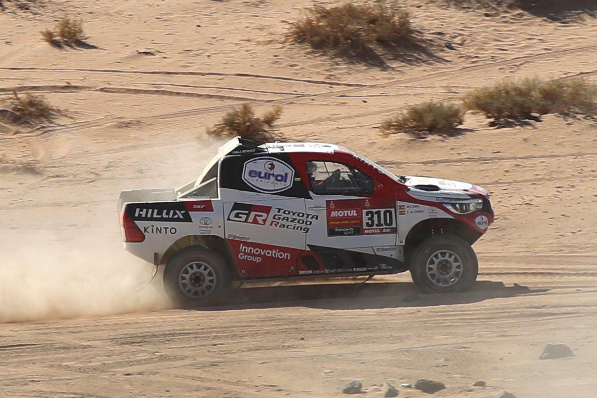 El piloto español Fernando Alonso muestra confianza en el rally Dakar y considera que puede ganar una de las etapas del mismo.