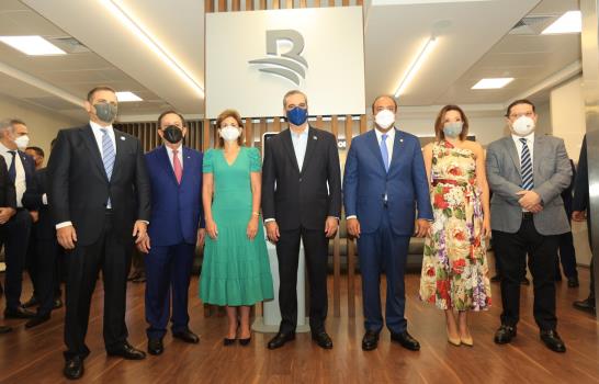 Banreservas abre las puertas de  oficina dual en BlueMall