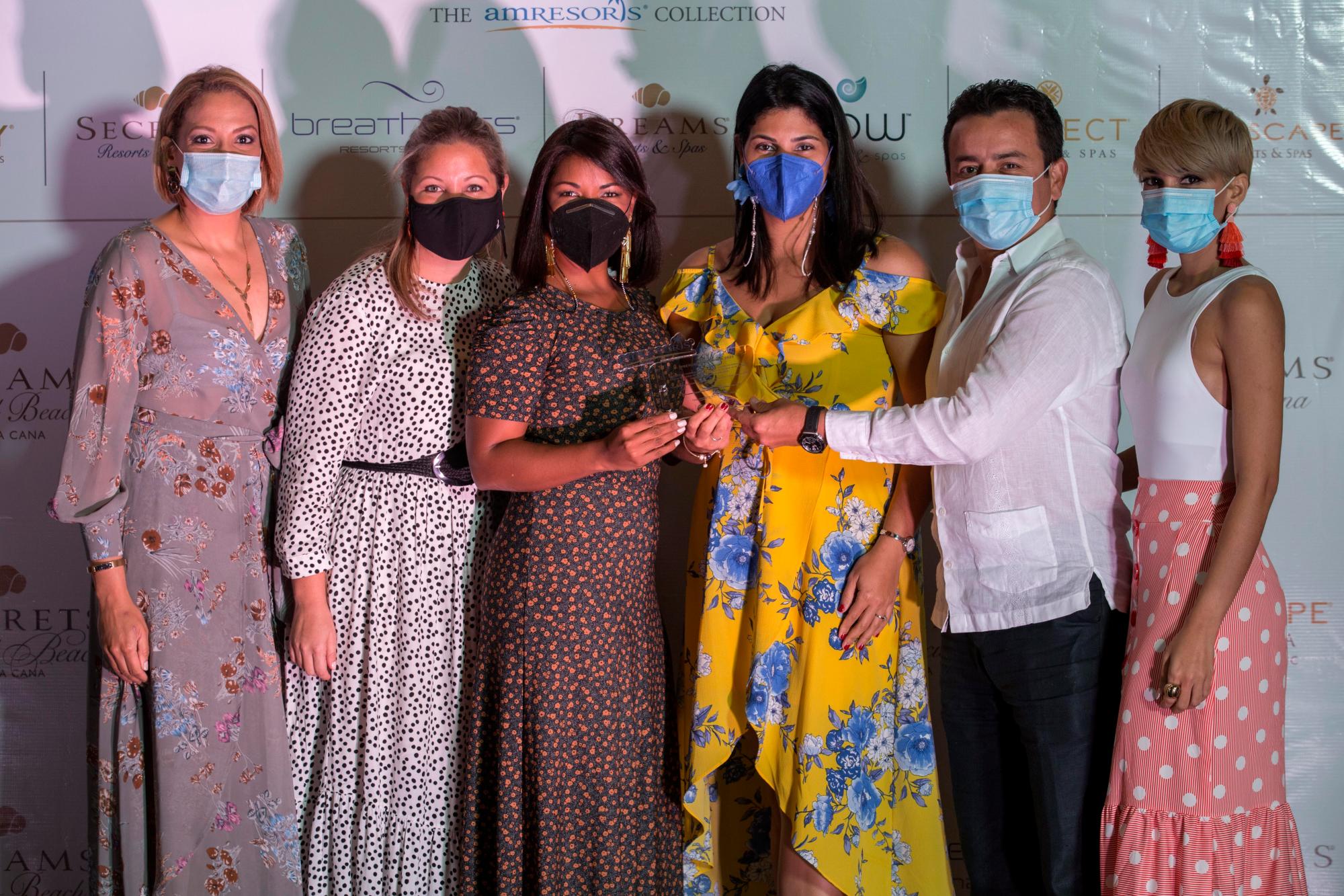 Ericka Espaillat, Elsa Ramirez, Yicaury María, Michelle Rojas, Luis Núñez y Adelfa Peña.