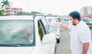 Fundación Refidomsa entrega kits preventivos a vacacionistas y dona recursos a Defensa Civil