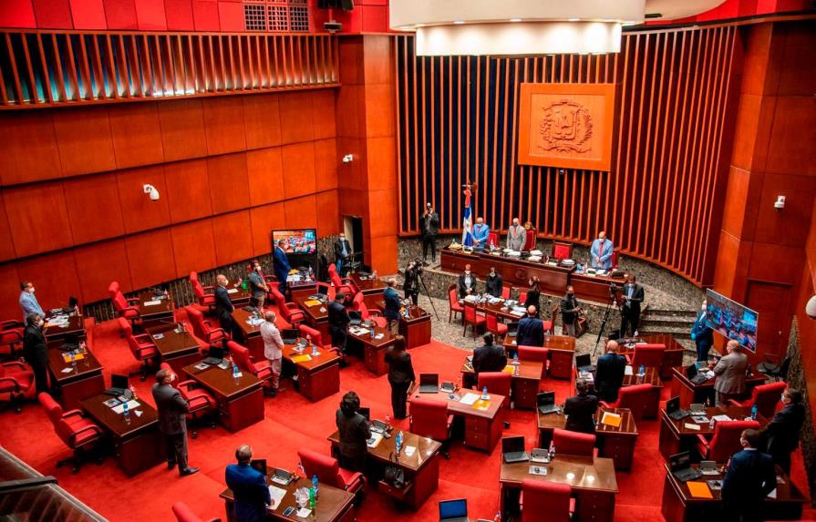 Senadores dicen diputados no han rechazado conformar comisión bicameral para analizar Código Penal 