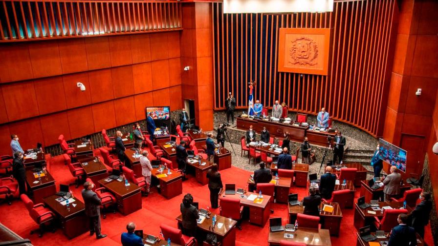 Senadores dicen diputados no han rechazado conformar comisión bicameral para analizar Código Penal 