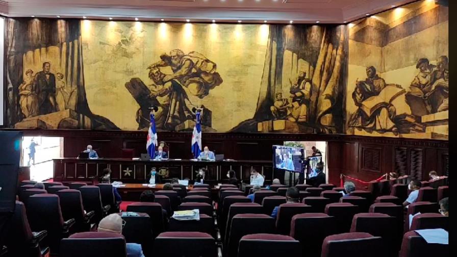 En vivo | Senadores sesionan con mascarillas y a tres asientos de distancia