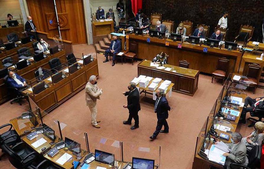 Senado chileno rechaza cuarto retiro de pensiones por falta de un voto