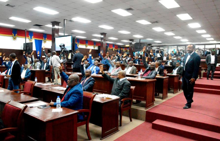 El Senado de Haití condena las intentonas golpistas y la represión policial