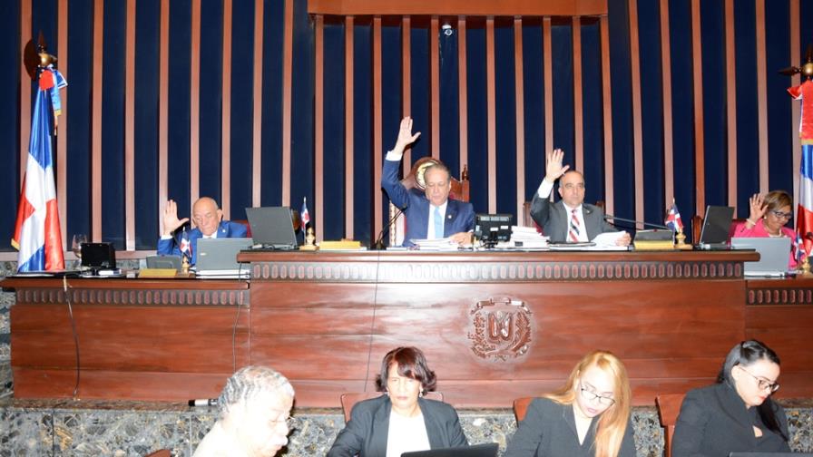 Senado aprueba resolución pide transferir terrenos del CEA para cementerio en Los Alcarrizos