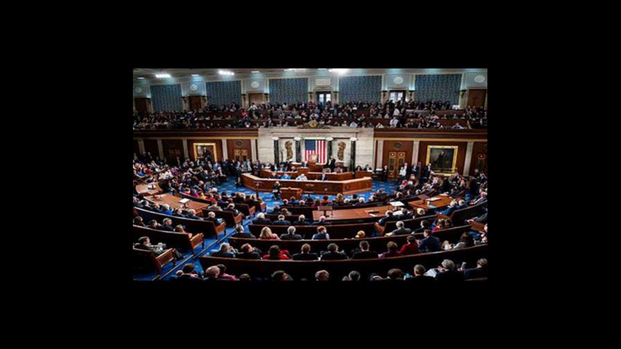 Senadores de EEUU piden la prórroga de los permisos de trabajo de DACA y TPS