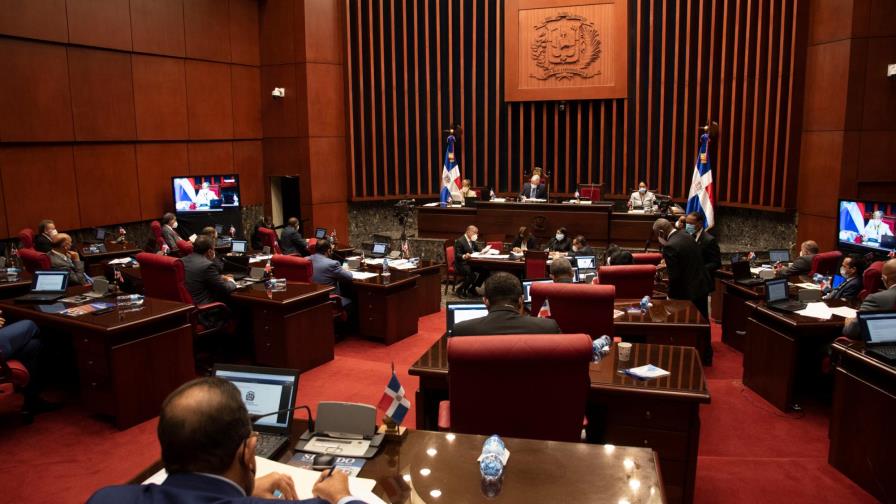 A 7 días aspirantes JCE luchan por completar su inscripción