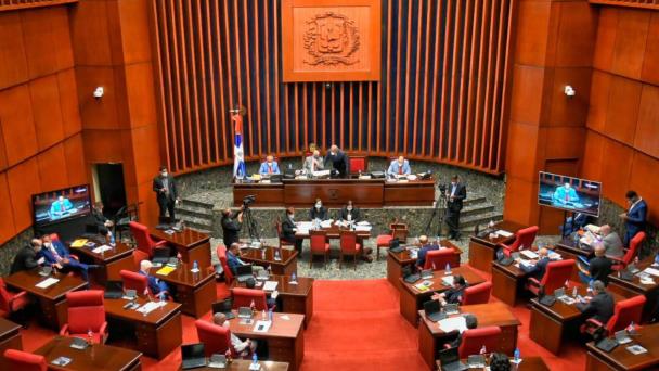 Senado remite a comisión préstamo por 300 millones de dólares para programa de apoyo al COVID-19