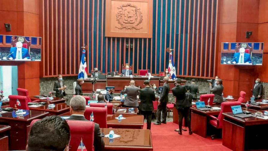 El Código Penal divide Senado; ausencia de 19 senadores impide su conocimiento