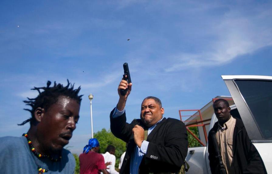 Uno de los heridos en tiroteo en el Senado de Haití es fotógrafo de AP 
