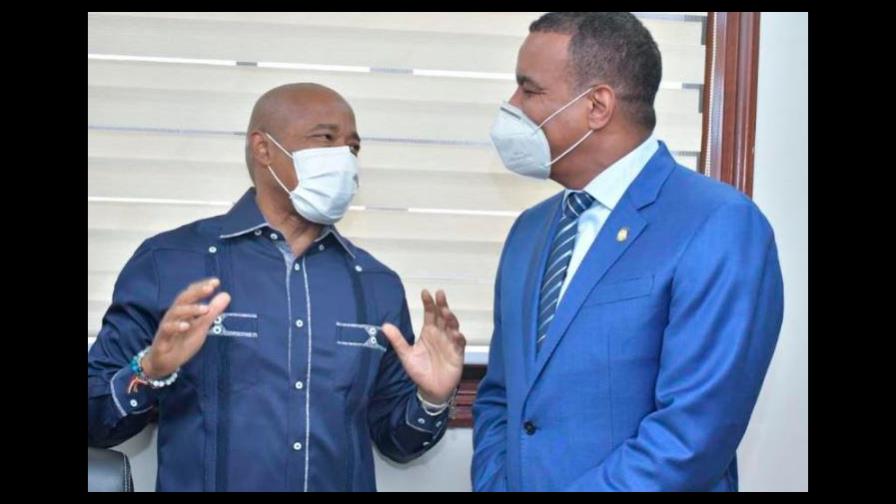 Senador Carlos Gómez recibe visita de Eric Adams, alcalde electo de Nueva York