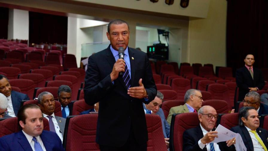 Senador de El Seibo pide al presidente Medina recibir a campesinos que reclaman tierras