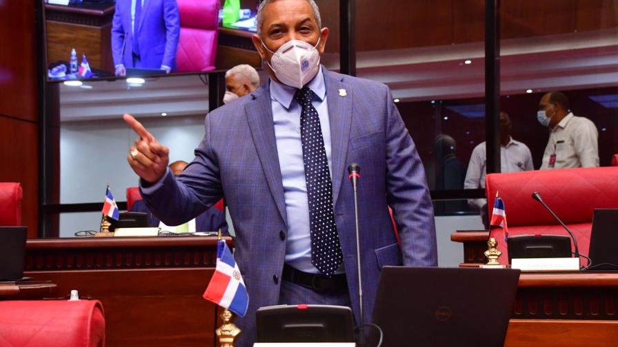 Senador truena contra funcionarios: “Creo que cuando el presidente da una orden y da la espalda, le sacan la lengua