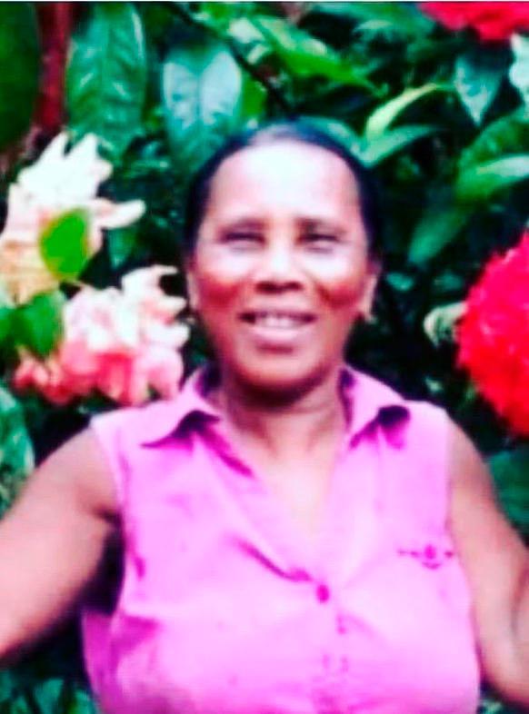 Sepultan anciana que murió tras atacada por una burra en El Seibo