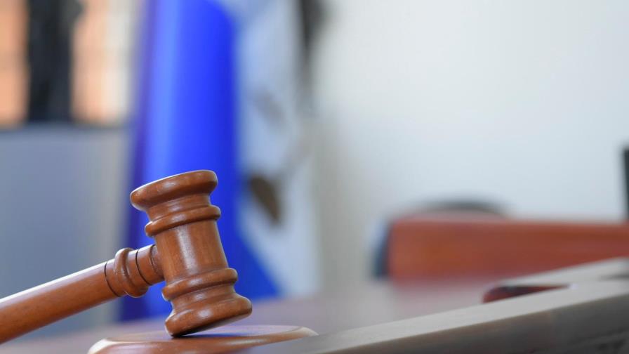 Condenan hombre a 10 años de prisión por traficar con 63 kilos de cocaína