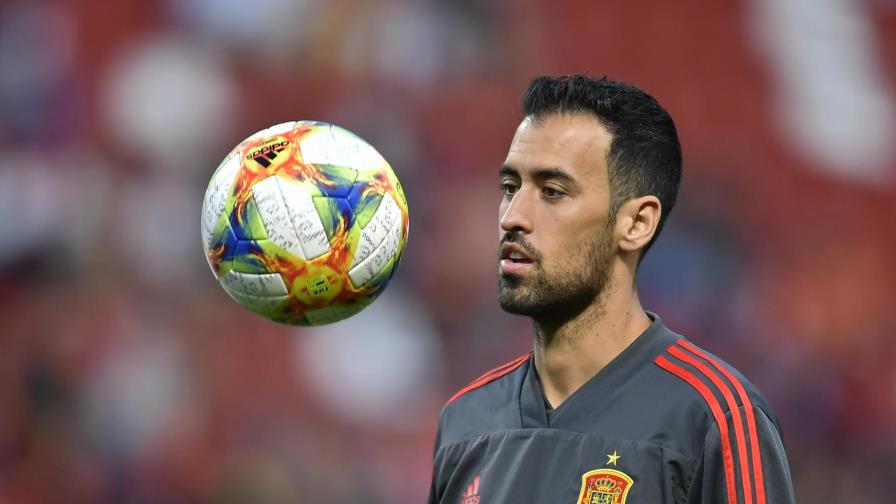 Busquets da negativo para COVID-19, regresa a equipo