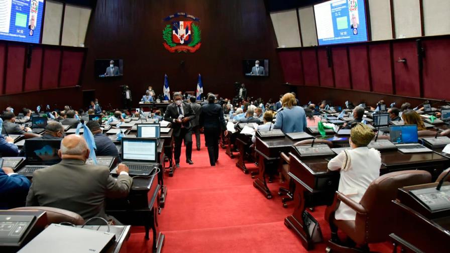 Con la participación de nueve diputados concluye primer día de debates sobre Código Penal Con la participación de nueve diputados concluye primer día de debates sobre Código Penal