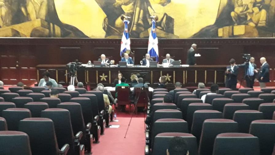 Senado inicia con retraso sesión de legislatura extraordinaria por fallo en aire acondicionado