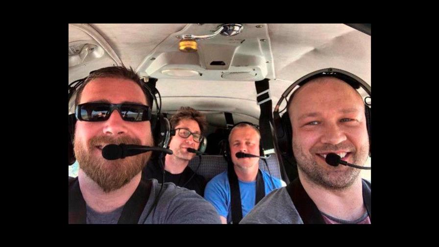 Mueren cuatro amigos al estrellarse avioneta poco después de tomarse  selfi
