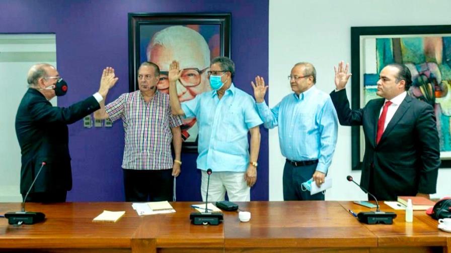 Danilo juramenta el Consejo Consultivo del PLD Danilo juramenta el Consejo Consultivo del PLD