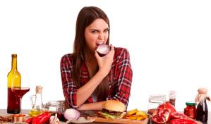 Estos truquitos te quitar&aacute;n el mal aliento causado por la cebolla y el ajo