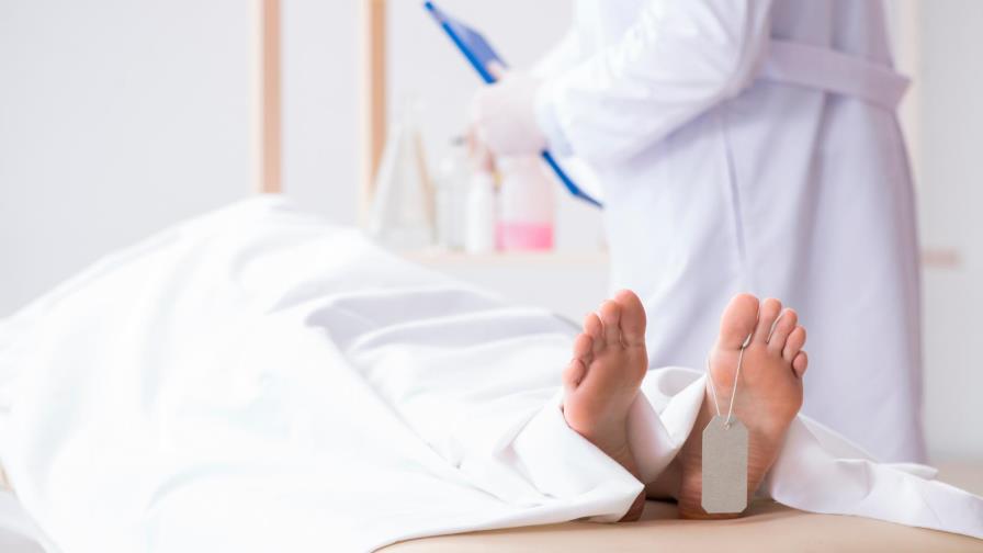 Mujer “muerta” respira antes de ser embalsamada en Detroit