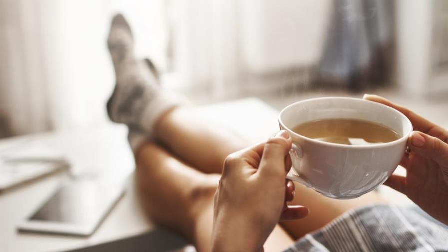 Los mejores tés para beber a la mañana y deshincharte