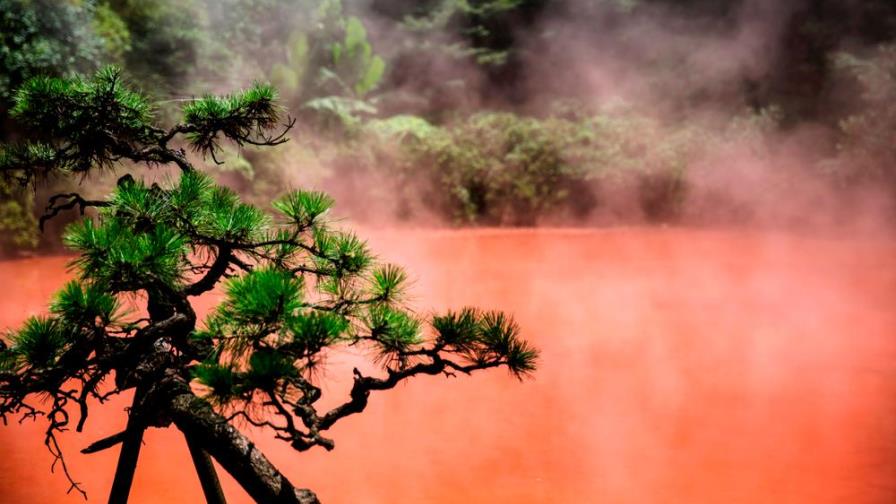 El increíble y misterioso estanque sangriento de Japón