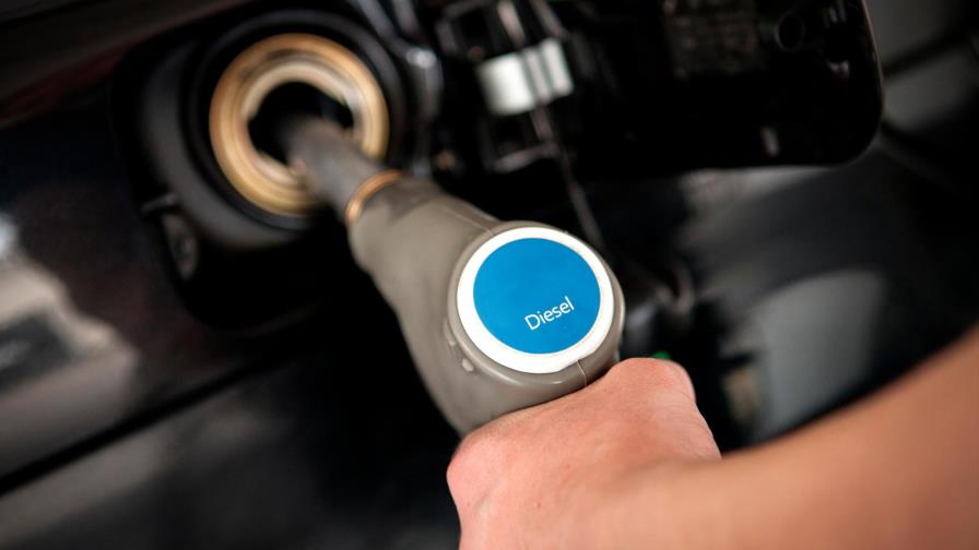 Gasolinas suben de nuevo: más de RD$3 el galón